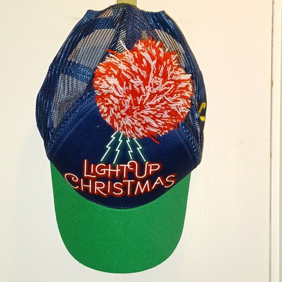 Mesh Snapback Light Up Christmas with Pompom - Picture 2 of 4